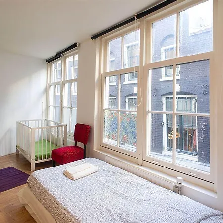 Old City Centre - Central Station Area Apartment