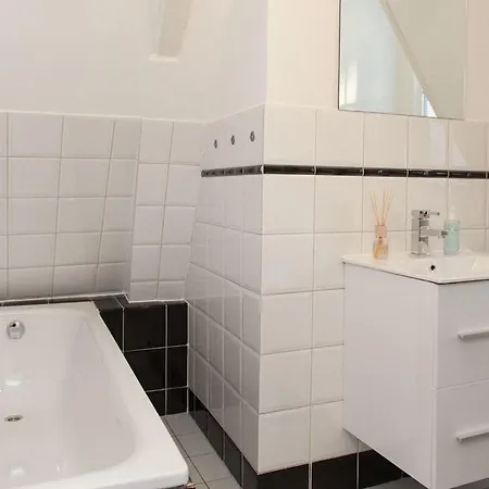Old City Centre - Central Station Area Apartment