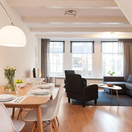 Old City Centre - Central Station Area Apartment